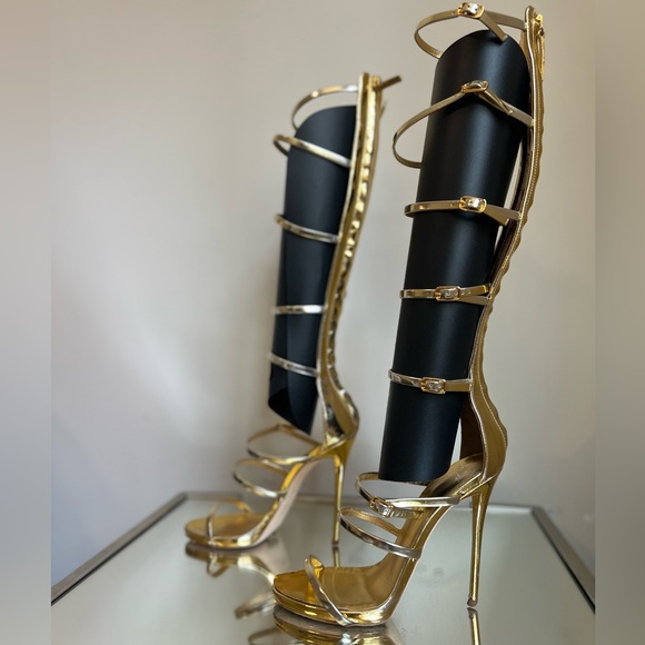 EUC Giuseppe Zanotti Super Harmony’ Gladiator Sandals in Gold 36.5 - Picture 11 of 16